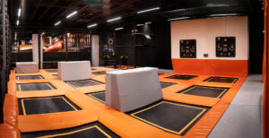 Trampoline Park Seven Squares Paris – aire de 500 m² avec zones de sauts, jeux interactifs et trampolines muraux