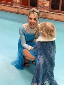 Reine de Neige Elsa Cosplay Chez Seven Squares Paris parc Indoor de loisirs